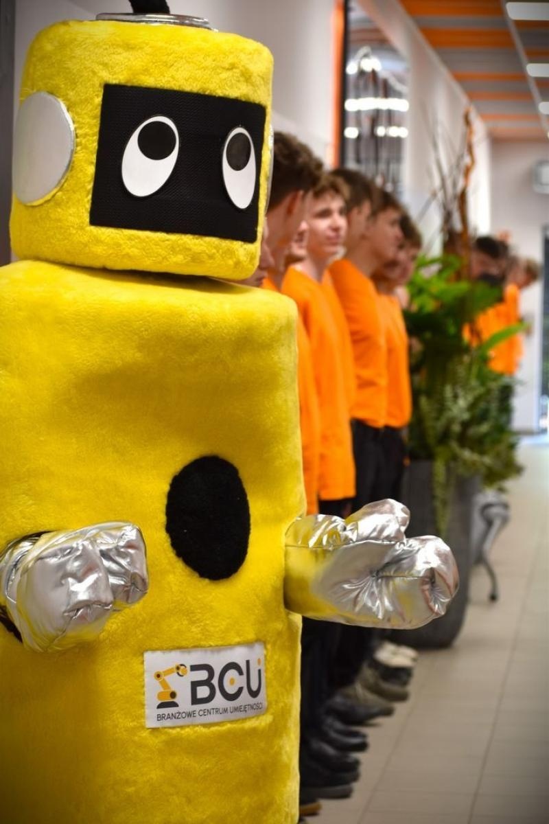 Zdjęcie w galerii na portalu naszwodzislaw.com: Nowa era edukacji zawodowej w Powiecie Wodzisławskim. Otwarto Branżowe Centrum Umiejętności w dziedzinie robotyki [FOTO i WIDEO] wiadomości z regionu