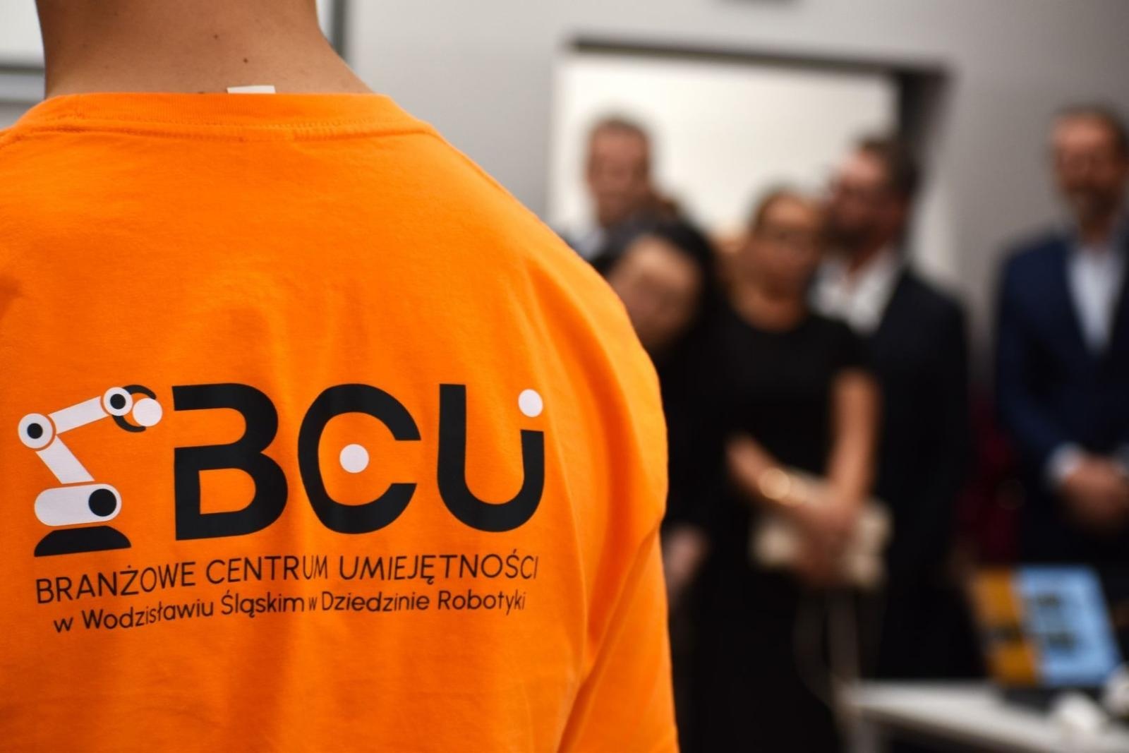 Zdjęcie w galerii na portalu naszwodzislaw.com: Nowa era edukacji zawodowej w Powiecie Wodzisławskim. Otwarto Branżowe Centrum Umiejętności w dziedzinie robotyki [FOTO i WIDEO] wiadomości z regionu