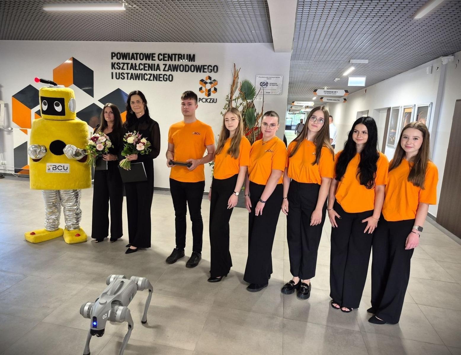 Zdjęcie w galerii na portalu naszwodzislaw.com: Nowa era edukacji zawodowej w Powiecie Wodzisławskim. Otwarto Branżowe Centrum Umiejętności w dziedzinie robotyki [FOTO i WIDEO] wiadomości z regionu