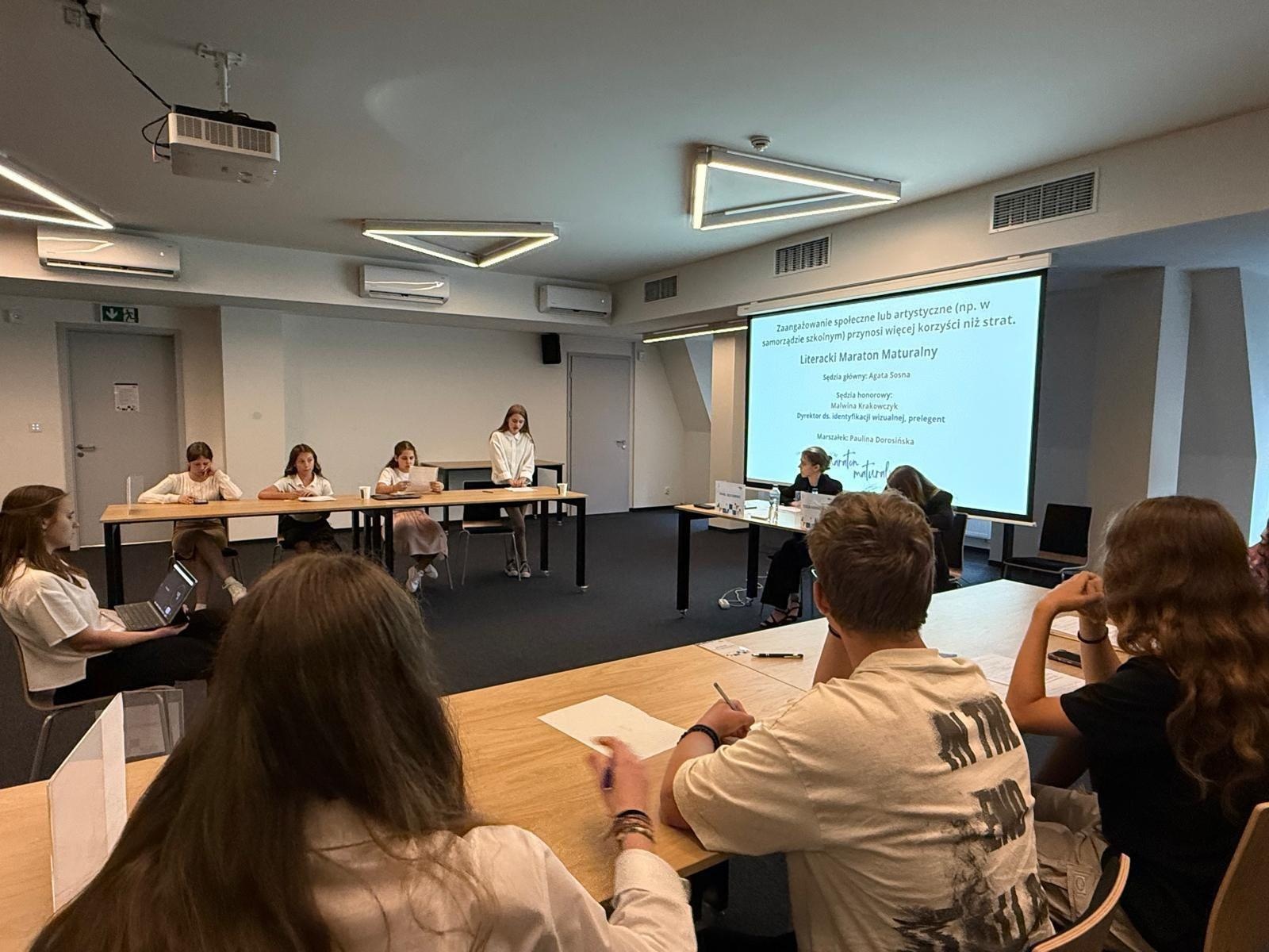 Zdjęcie w galerii na portalu naszwodzislaw.com: Finał Wodzisławskiego Turnieju Debat Oksfordzkich dla szkół podstawowych za nami wiadomości z regionu