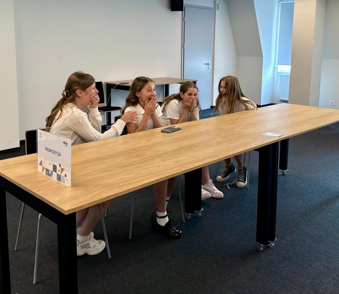 Zdjęcie w galerii na portalu naszwodzislaw.com: Finał Wodzisławskiego Turnieju Debat Oksfordzkich dla szkół podstawowych za nami wiadomości z regionu