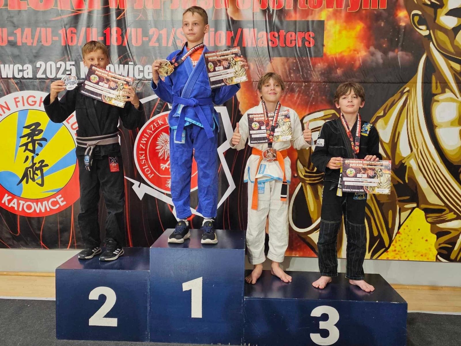 Zdjęcie w galerii na portalu naszwodzislaw.com: Weekend Akademii Sportowej Top Team pełen sukcesów wiadomości z regionu