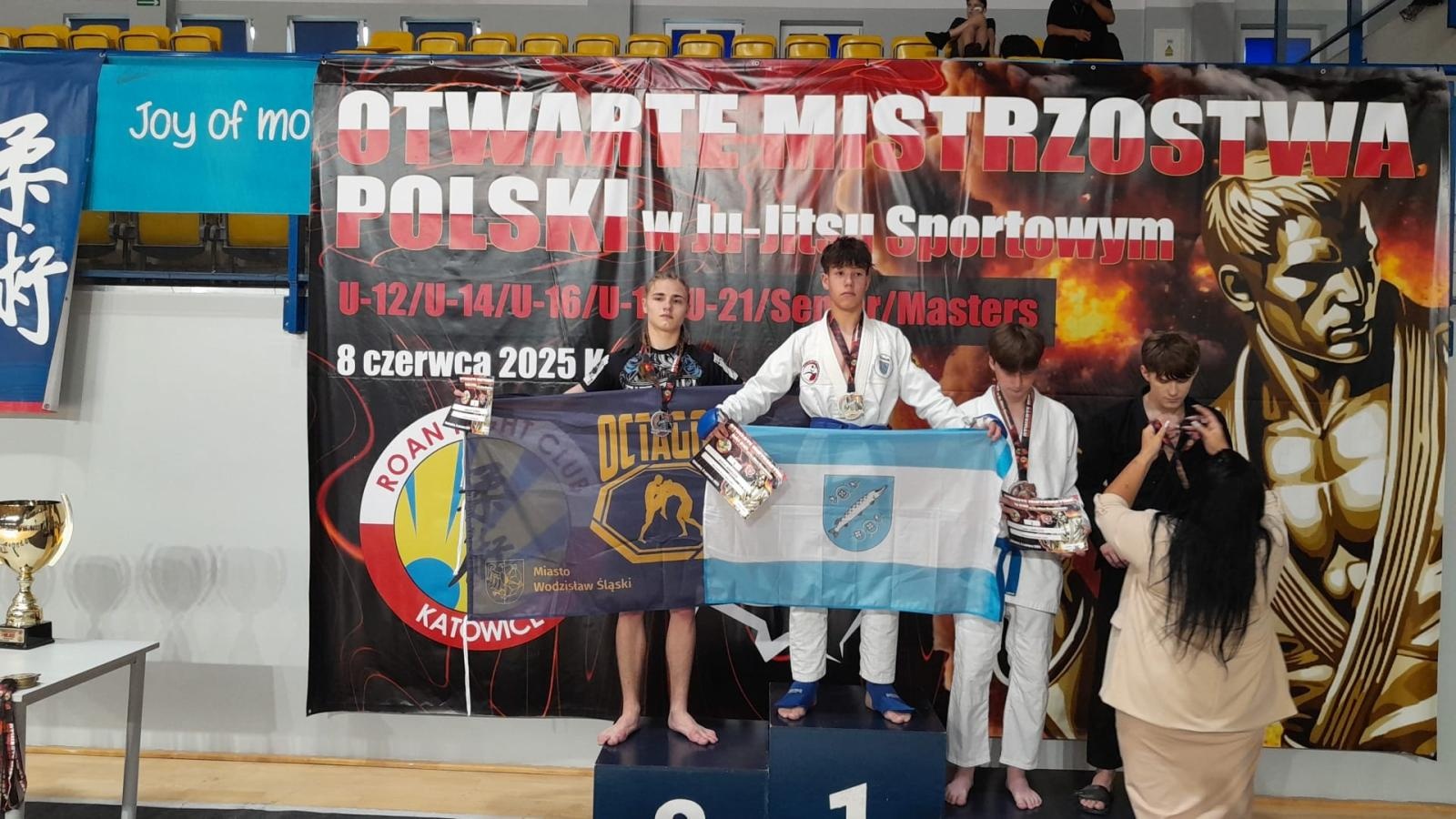 Zdjęcie w galerii na portalu naszwodzislaw.com: 8 medali zawodników Octagon Team na Mistrzostwach Polski Jiu Jitsu wiadomości z regionu