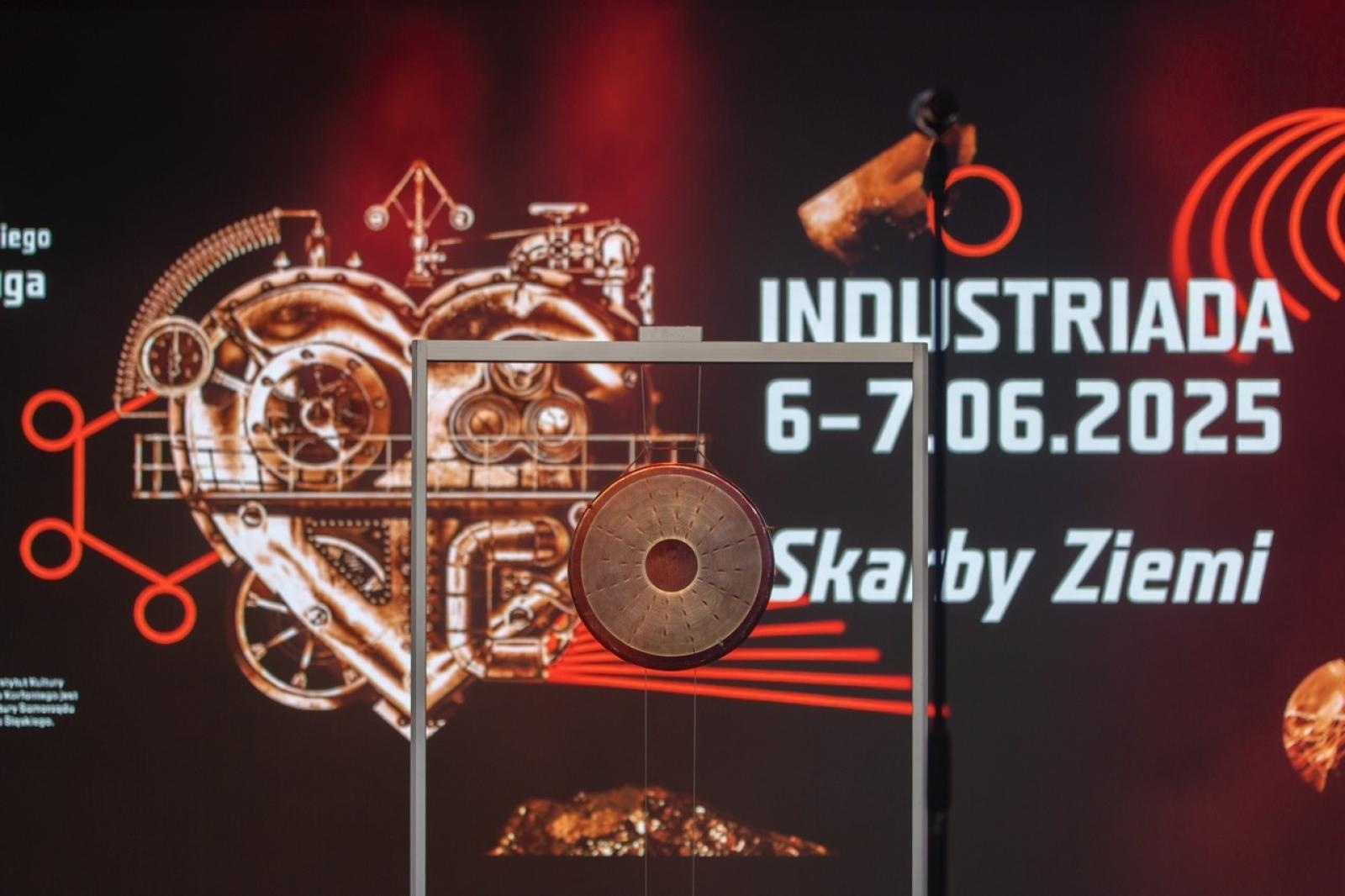 Zdjęcie w galerii na portalu naszwodzislaw.com: INDUSTRIADA 2025 - Aż 3500 osób świętowało w Rybniku wiadomości z regionu