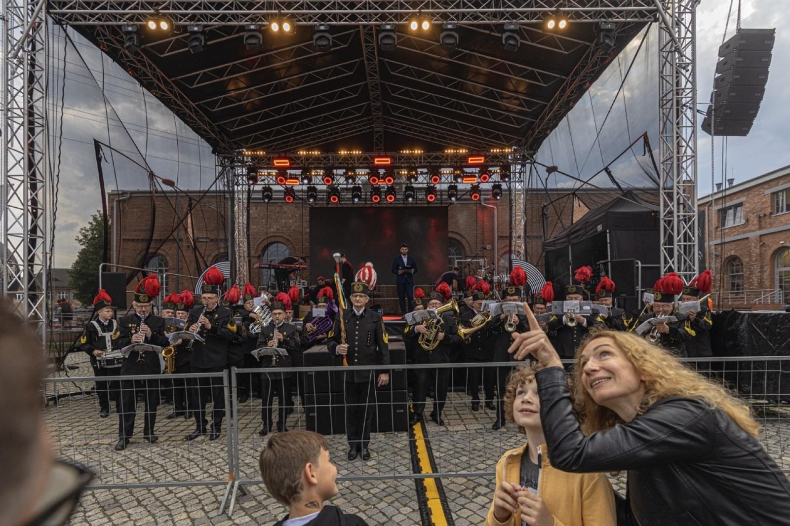 Zdjęcie w galerii na portalu naszwodzislaw.com: INDUSTRIADA 2025 - Aż 3500 osób świętowało w Rybniku wiadomości z regionu