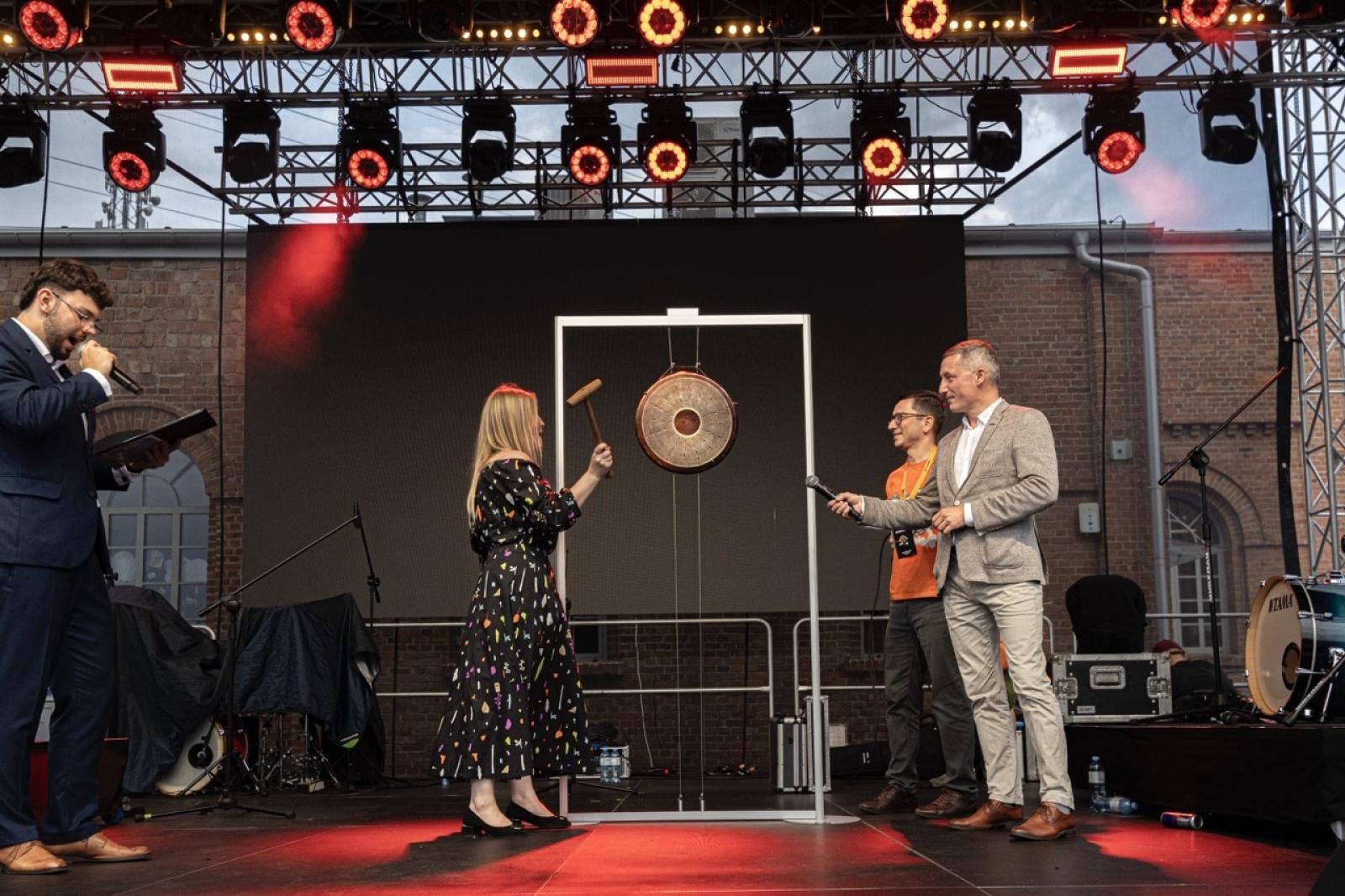 Zdjęcie w galerii na portalu naszwodzislaw.com: INDUSTRIADA 2025 - Aż 3500 osób świętowało w Rybniku wiadomości z regionu