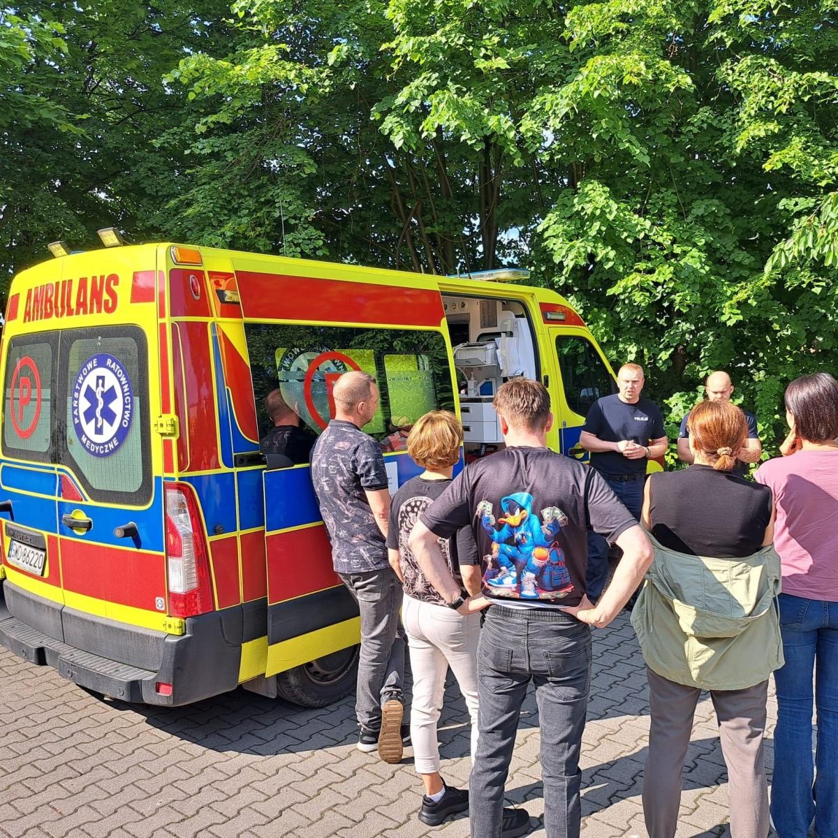 Zdjęcie w galerii na portalu naszwodzislaw.com: Wodzisławscy policjanci szkolą medyków z samoobrony wiadomości z regionu