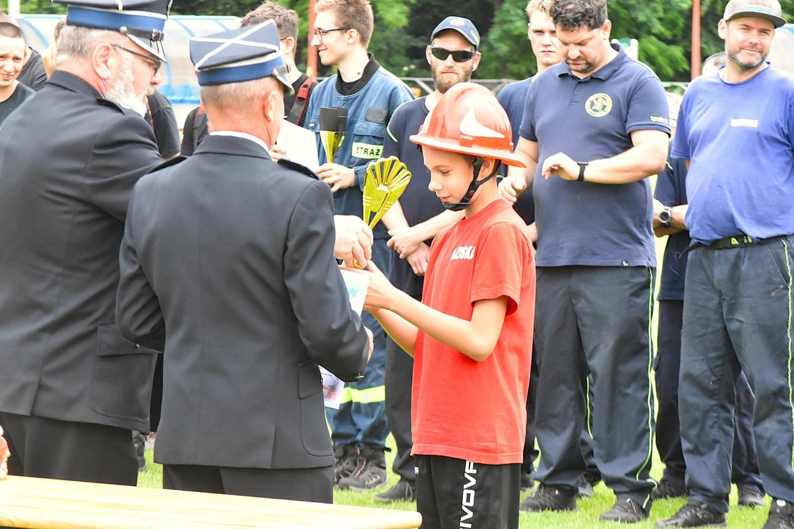 Zdjęcie w galerii na portalu naszwodzislaw.com: Strażacy z Gołkowic najlepsi podczas gminnych zawodów. OSP Łaziska z najlepszymi młodzikami [FOTO] wiadomości z regionu