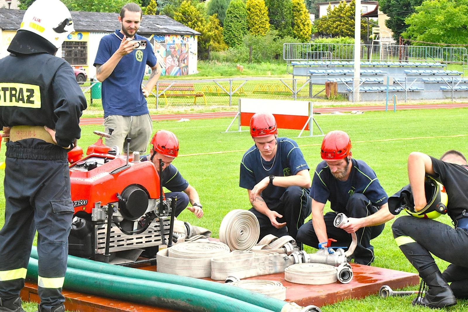 Zdjęcie w galerii na portalu naszwodzislaw.com: Strażacy z Gołkowic najlepsi podczas gminnych zawodów. OSP Łaziska z najlepszymi młodzikami [FOTO] wiadomości z regionu