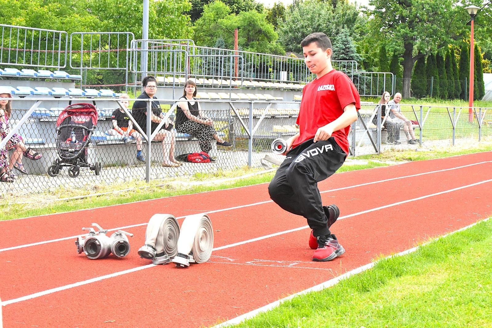 Zdjęcie w galerii na portalu naszwodzislaw.com: Strażacy z Gołkowic najlepsi podczas gminnych zawodów. OSP Łaziska z najlepszymi młodzikami [FOTO] wiadomości z regionu
