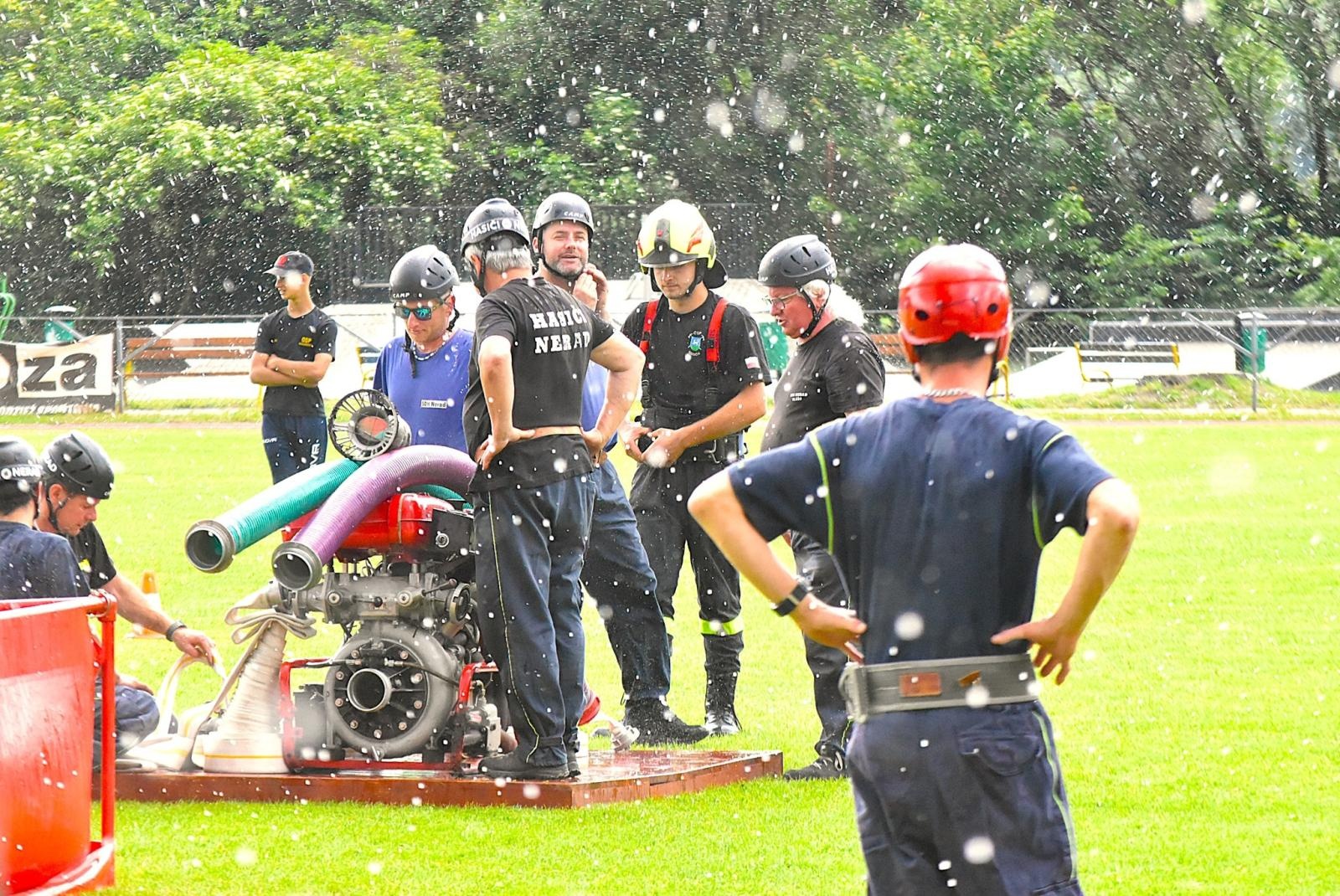 Zdjęcie w galerii na portalu naszwodzislaw.com: Strażacy z Gołkowic najlepsi podczas gminnych zawodów. OSP Łaziska z najlepszymi młodzikami [FOTO] wiadomości z regionu