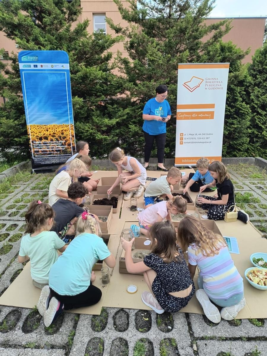 Zdjęcie w galerii na portalu naszwodzislaw.com: Europejski Tydzień Zielony w Godowie: Kompostowanie – klucz do zrównoważonej przyszłości wiadomości z regionu