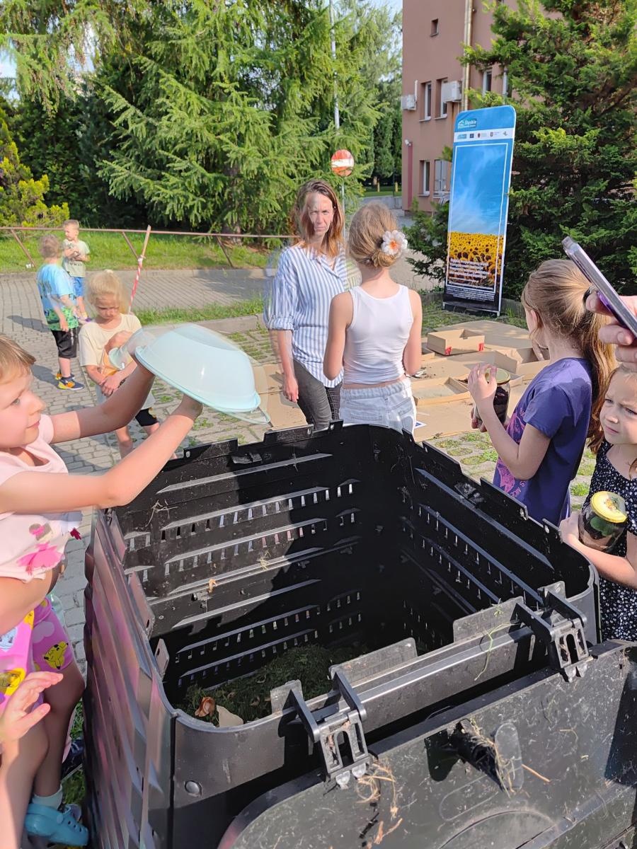 Zdjęcie w galerii na portalu naszwodzislaw.com: Europejski Tydzień Zielony w Godowie: Kompostowanie – klucz do zrównoważonej przyszłości wiadomości z regionu