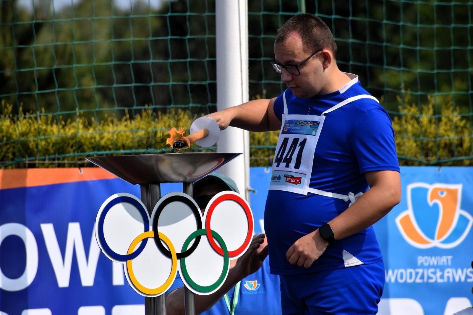 Zdjęcie w galerii na portalu naszwodzislaw.com: Sportowe zmagania, które łączą. XXI Powiatowa Olimpiada Osób z Niepełnosprawnościami [FOTO] wiadomości z regionu