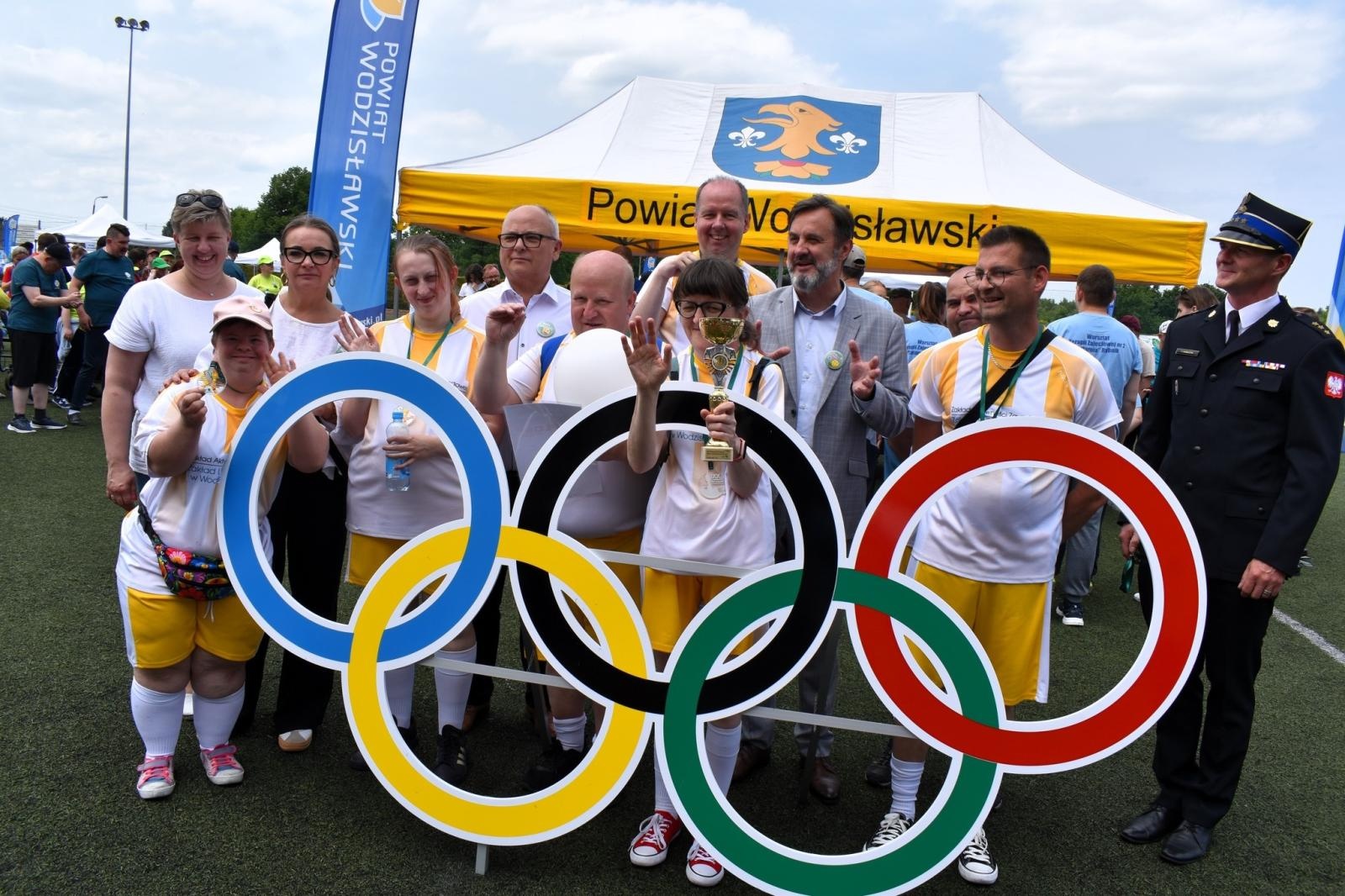 Zdjęcie w galerii na portalu naszwodzislaw.com: Sportowe zmagania, które łączą. XXI Powiatowa Olimpiada Osób z Niepełnosprawnościami [FOTO] wiadomości z regionu