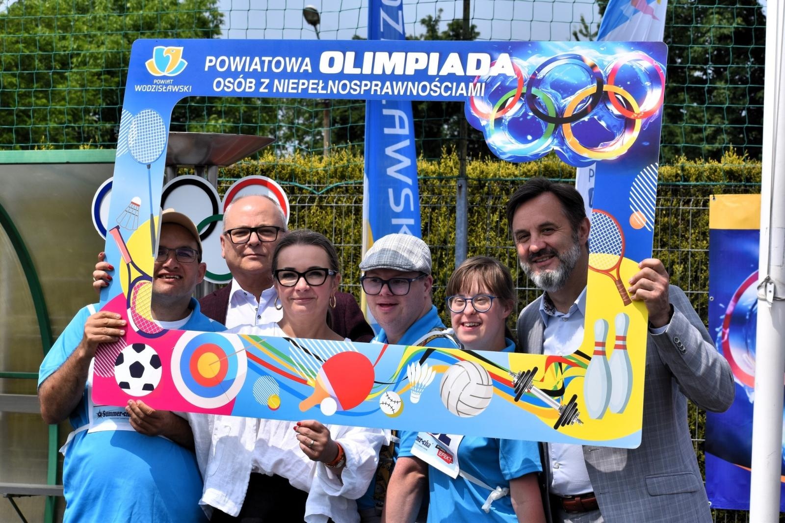 Zdjęcie w galerii na portalu naszwodzislaw.com: Sportowe zmagania, które łączą. XXI Powiatowa Olimpiada Osób z Niepełnosprawnościami [FOTO] wiadomości z regionu