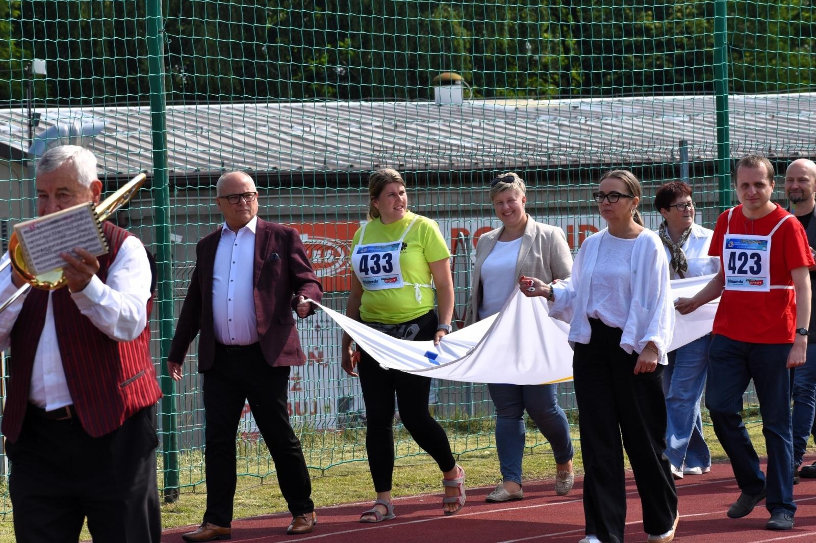 Zdjęcie w galerii na portalu naszwodzislaw.com: Sportowe zmagania, które łączą. XXI Powiatowa Olimpiada Osób z Niepełnosprawnościami [FOTO] wiadomości z regionu