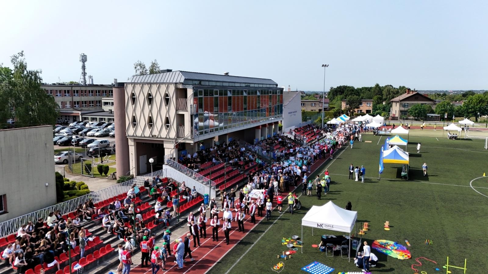 Zdjęcie w galerii na portalu naszwodzislaw.com: Sportowe zmagania, które łączą. XXI Powiatowa Olimpiada Osób z Niepełnosprawnościami [FOTO] wiadomości z regionu