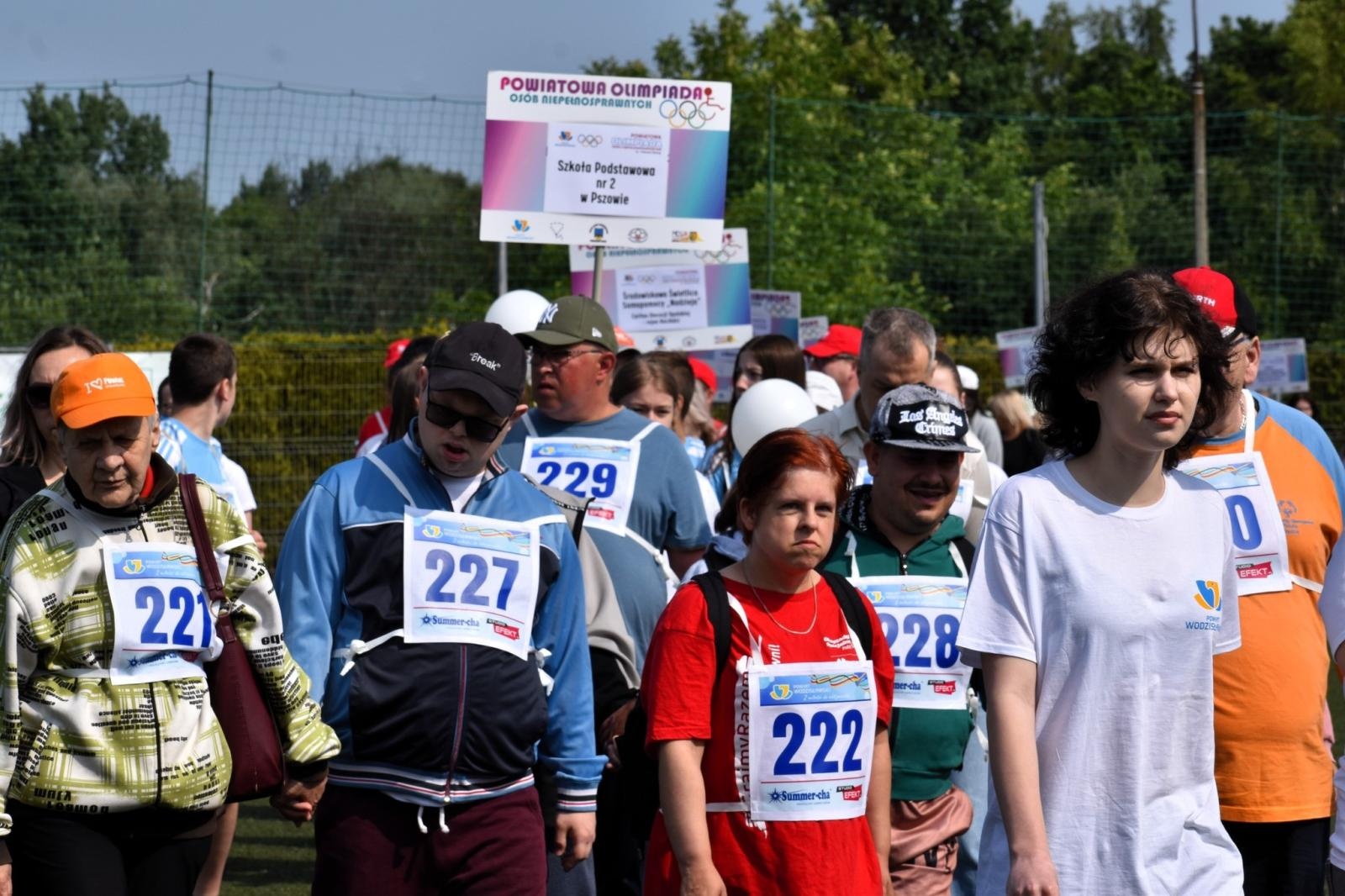 Zdjęcie w galerii na portalu naszwodzislaw.com: Sportowe zmagania, które łączą. XXI Powiatowa Olimpiada Osób z Niepełnosprawnościami [FOTO] wiadomości z regionu