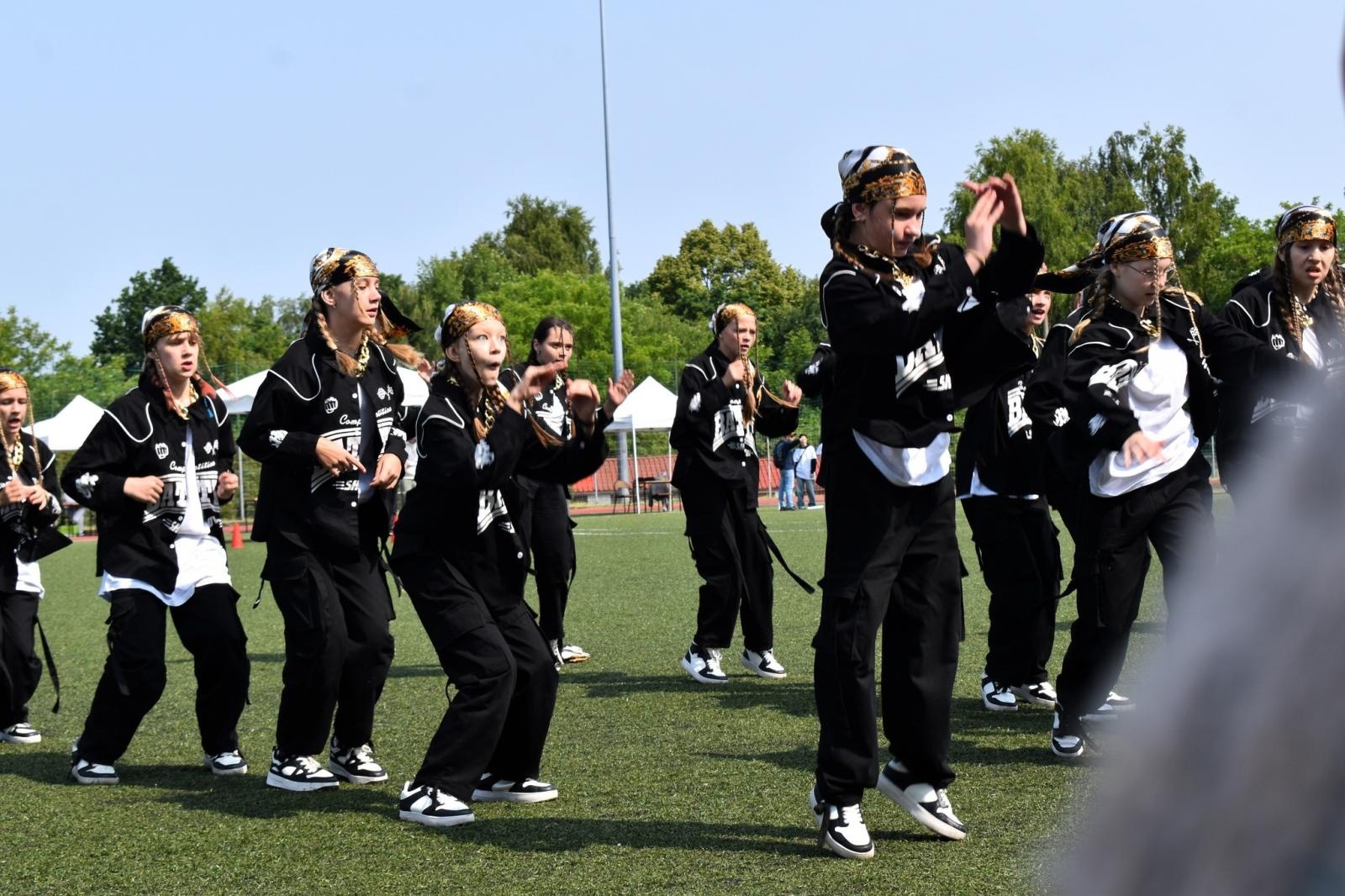 Zdjęcie w galerii na portalu naszwodzislaw.com: Sportowe zmagania, które łączą. XXI Powiatowa Olimpiada Osób z Niepełnosprawnościami [FOTO] wiadomości z regionu