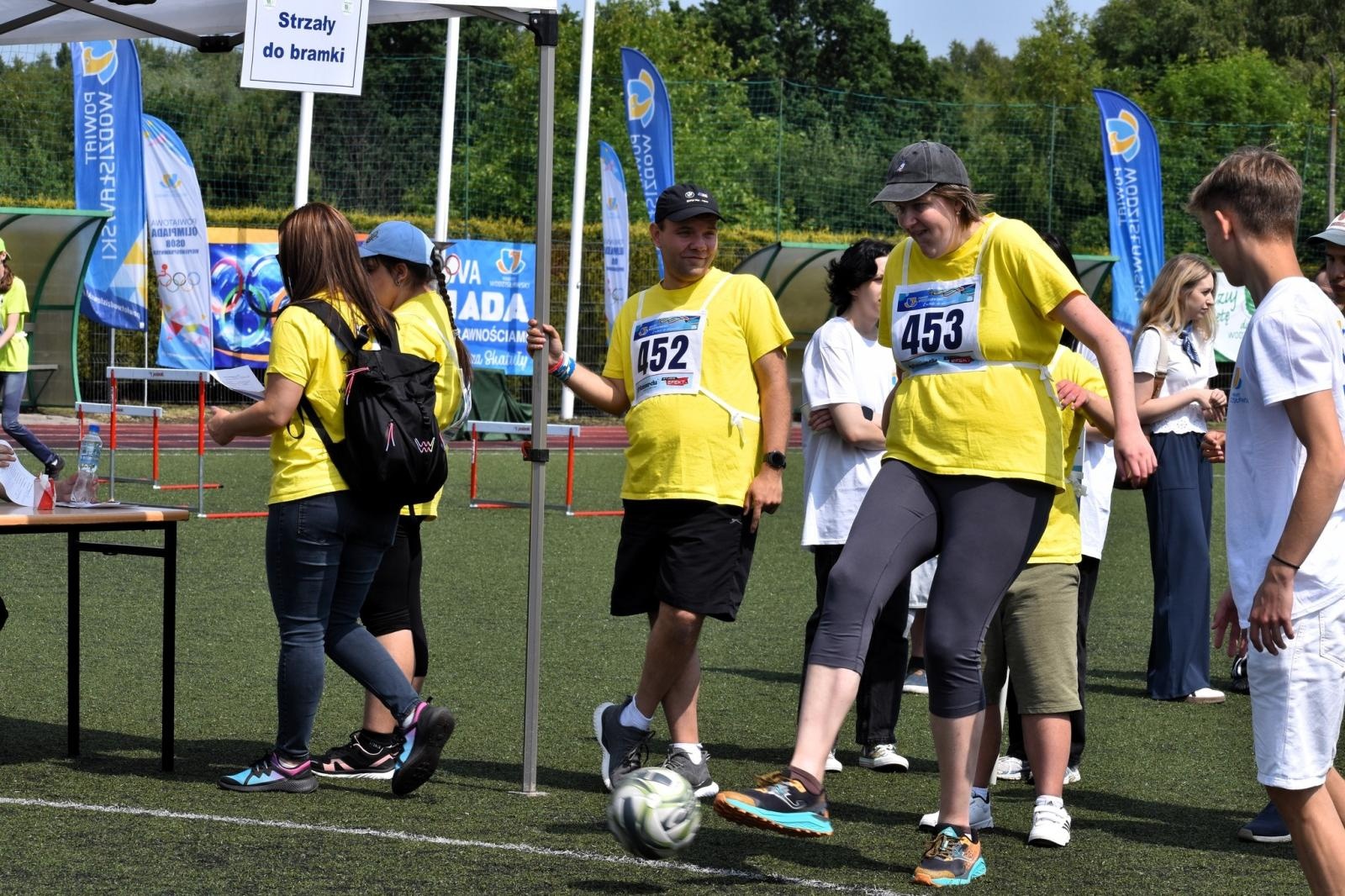 Zdjęcie w galerii na portalu naszwodzislaw.com: Sportowe zmagania, które łączą. XXI Powiatowa Olimpiada Osób z Niepełnosprawnościami [FOTO] wiadomości z regionu