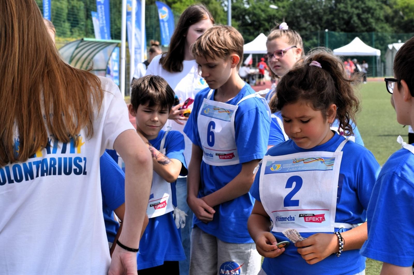 Zdjęcie w galerii na portalu naszwodzislaw.com: Sportowe zmagania, które łączą. XXI Powiatowa Olimpiada Osób z Niepełnosprawnościami [FOTO] wiadomości z regionu