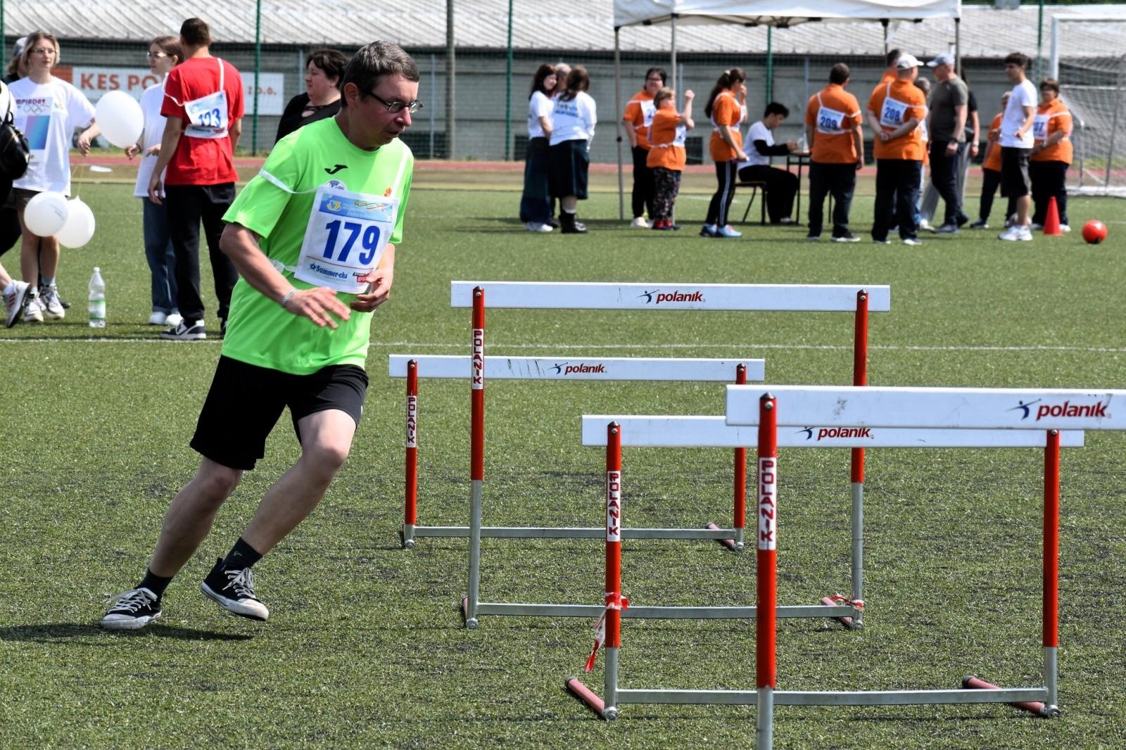 Zdjęcie w galerii na portalu naszwodzislaw.com: Sportowe zmagania, które łączą. XXI Powiatowa Olimpiada Osób z Niepełnosprawnościami [FOTO] wiadomości z regionu