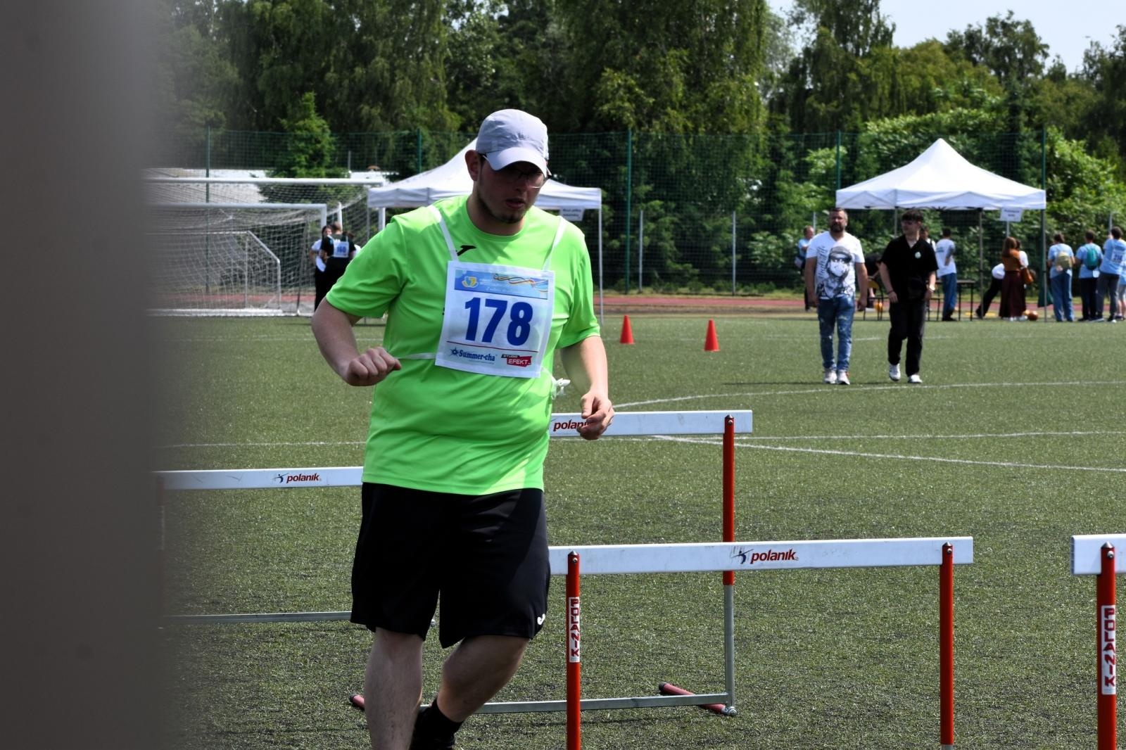 Zdjęcie w galerii na portalu naszwodzislaw.com: Sportowe zmagania, które łączą. XXI Powiatowa Olimpiada Osób z Niepełnosprawnościami [FOTO] wiadomości z regionu