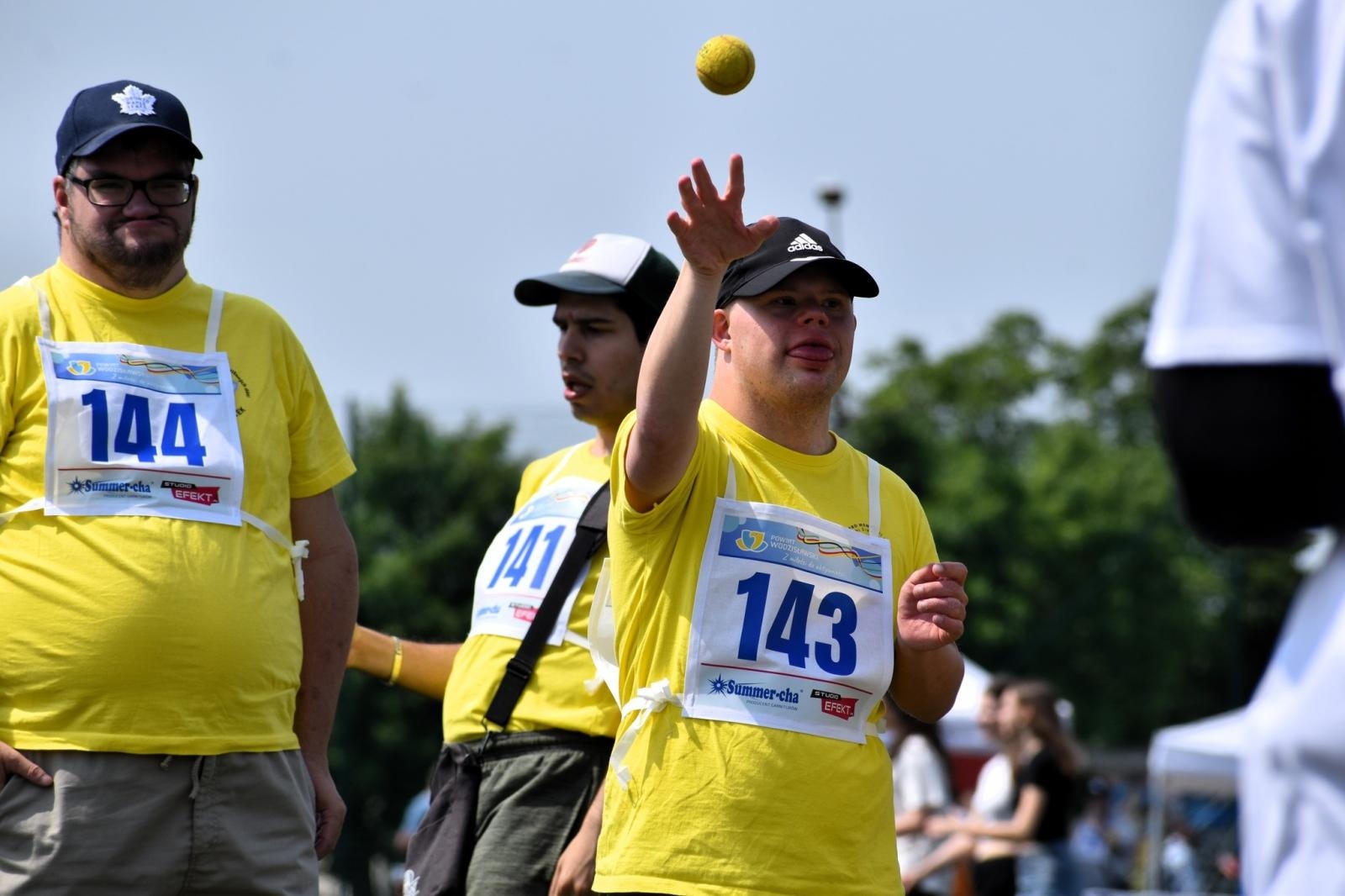 Zdjęcie w galerii na portalu naszwodzislaw.com: Sportowe zmagania, które łączą. XXI Powiatowa Olimpiada Osób z Niepełnosprawnościami [FOTO] wiadomości z regionu