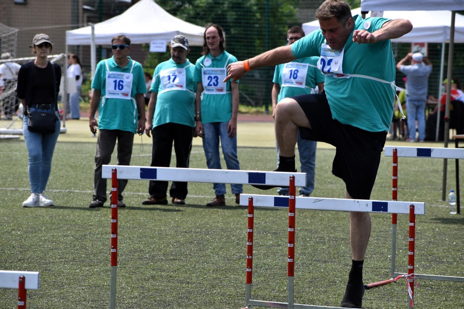 Zdjęcie w galerii na portalu naszwodzislaw.com: Sportowe zmagania, które łączą. XXI Powiatowa Olimpiada Osób z Niepełnosprawnościami [FOTO] wiadomości z regionu