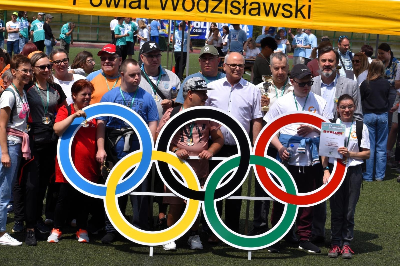 Zdjęcie w galerii na portalu naszwodzislaw.com: Sportowe zmagania, które łączą. XXI Powiatowa Olimpiada Osób z Niepełnosprawnościami [FOTO] wiadomości z regionu