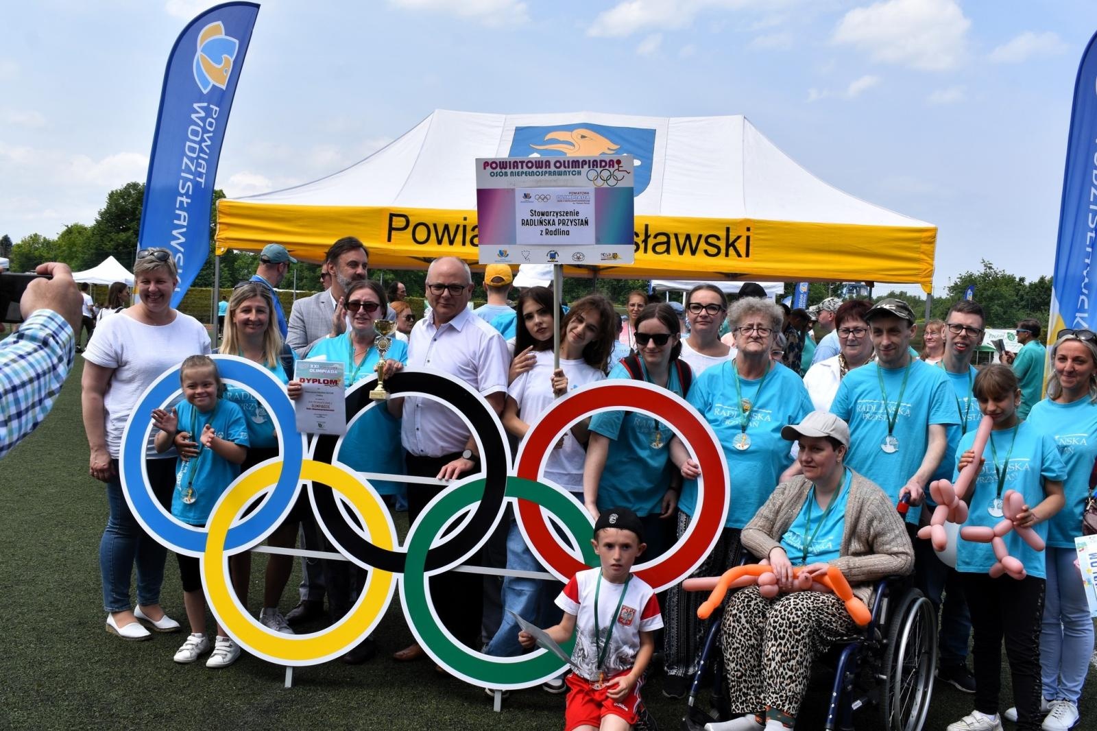 Zdjęcie w galerii na portalu naszwodzislaw.com: Sportowe zmagania, które łączą. XXI Powiatowa Olimpiada Osób z Niepełnosprawnościami [FOTO] wiadomości z regionu