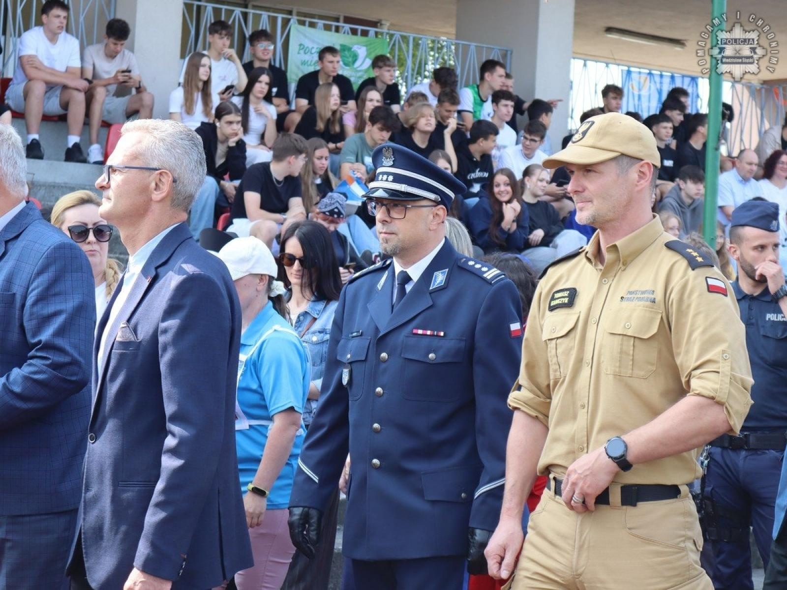 Zdjęcie w galerii na portalu naszwodzislaw.com: Powiatowa Olimpiada dla osób z niepełnosprawnościami im. Tadeusza Skatuły z udziałem wodzisławskich mundurowych wiadomości z regionu