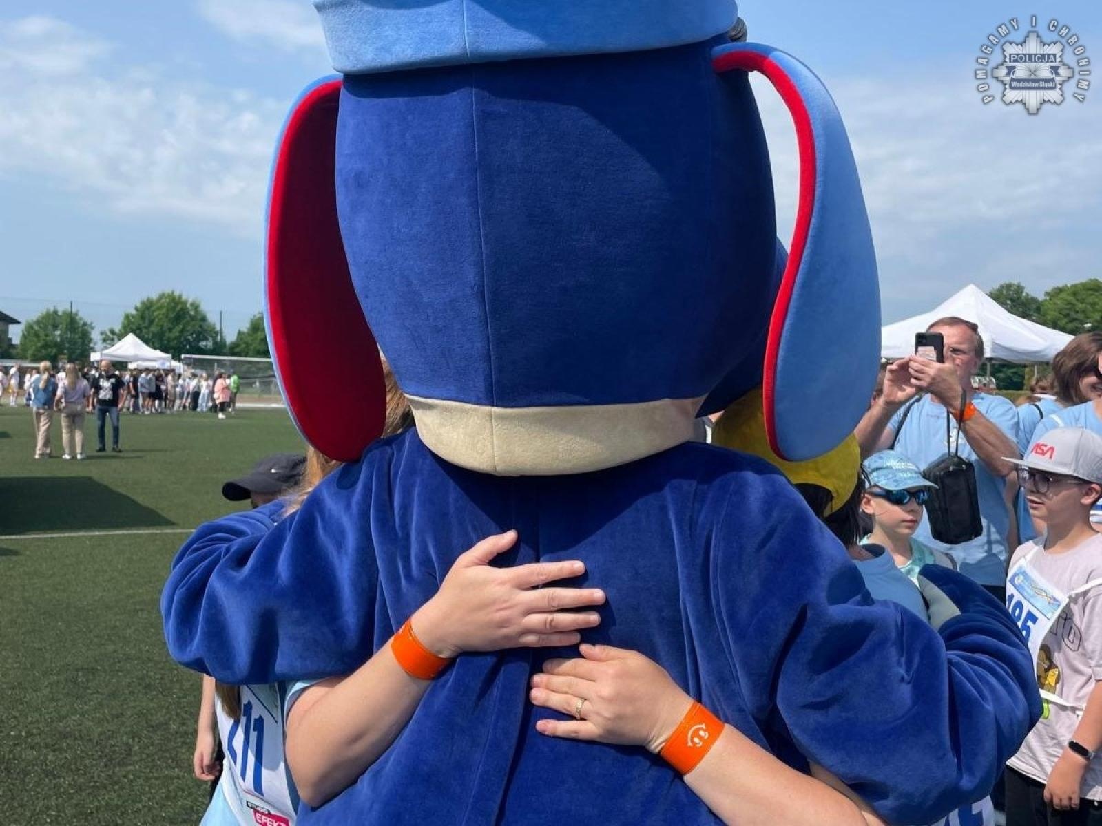 Zdjęcie w galerii na portalu naszwodzislaw.com: Powiatowa Olimpiada dla osób z niepełnosprawnościami im. Tadeusza Skatuły z udziałem wodzisławskich mundurowych wiadomości z regionu