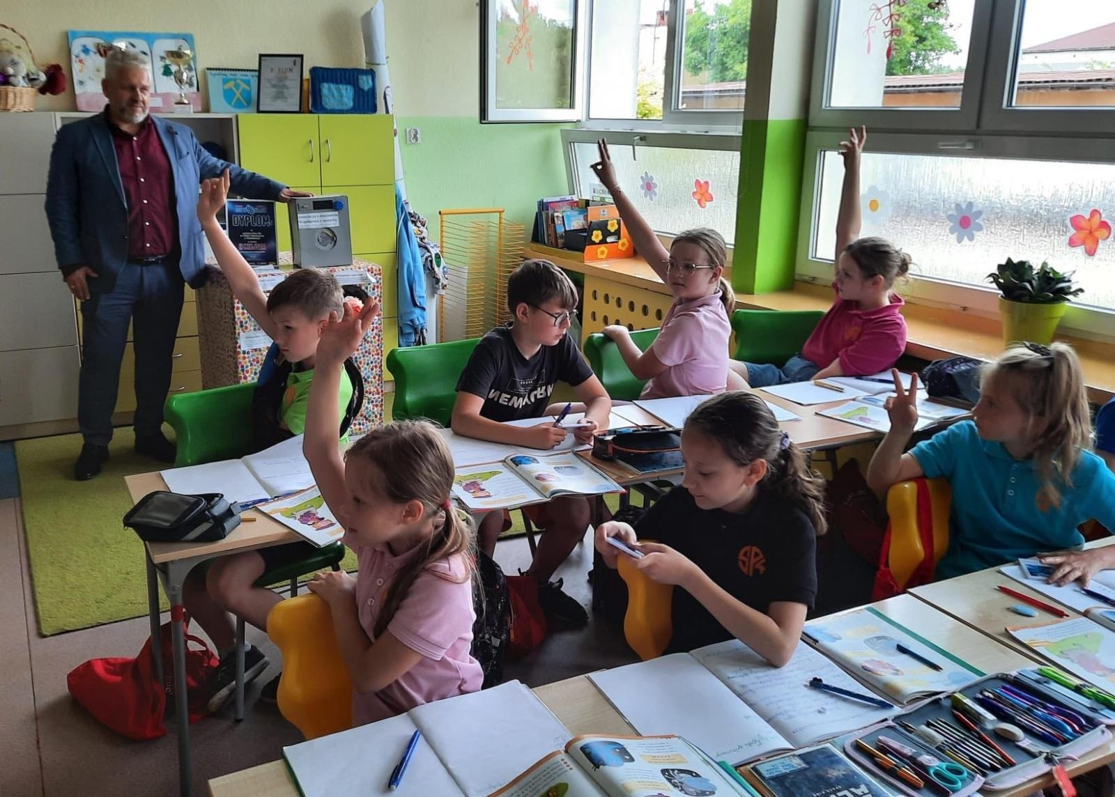 Zdjęcie w galerii na portalu naszwodzislaw.com: Asy z AI-Klasy. Uczniowie z Rydułtów na podium wiadomości z regionu