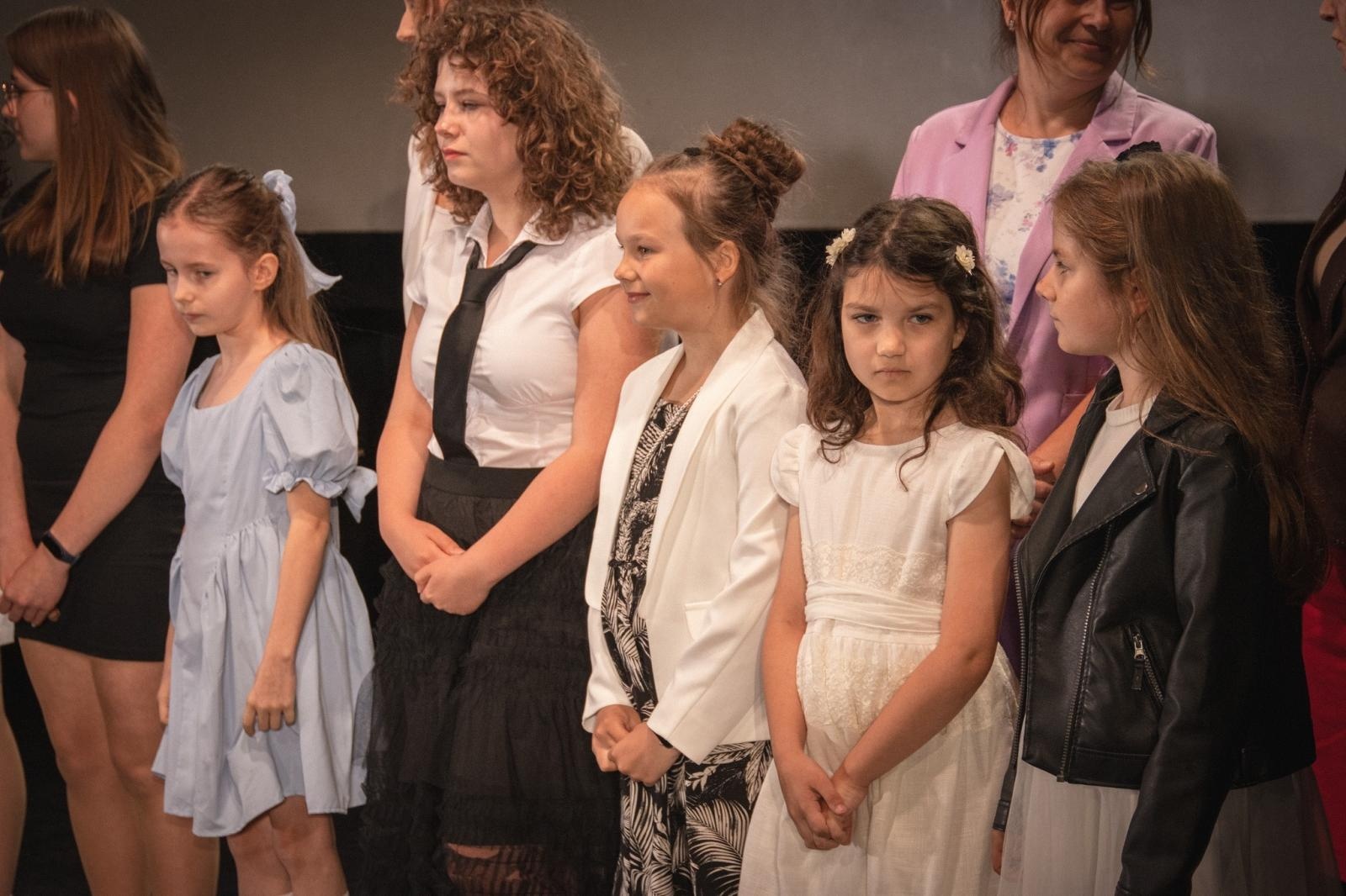 Zdjęcie w galerii na portalu naszwodzislaw.com: Uczniowie, pedagodzy i przyjaciele szkół nagrodzeni [FOTO] wiadomości z regionu