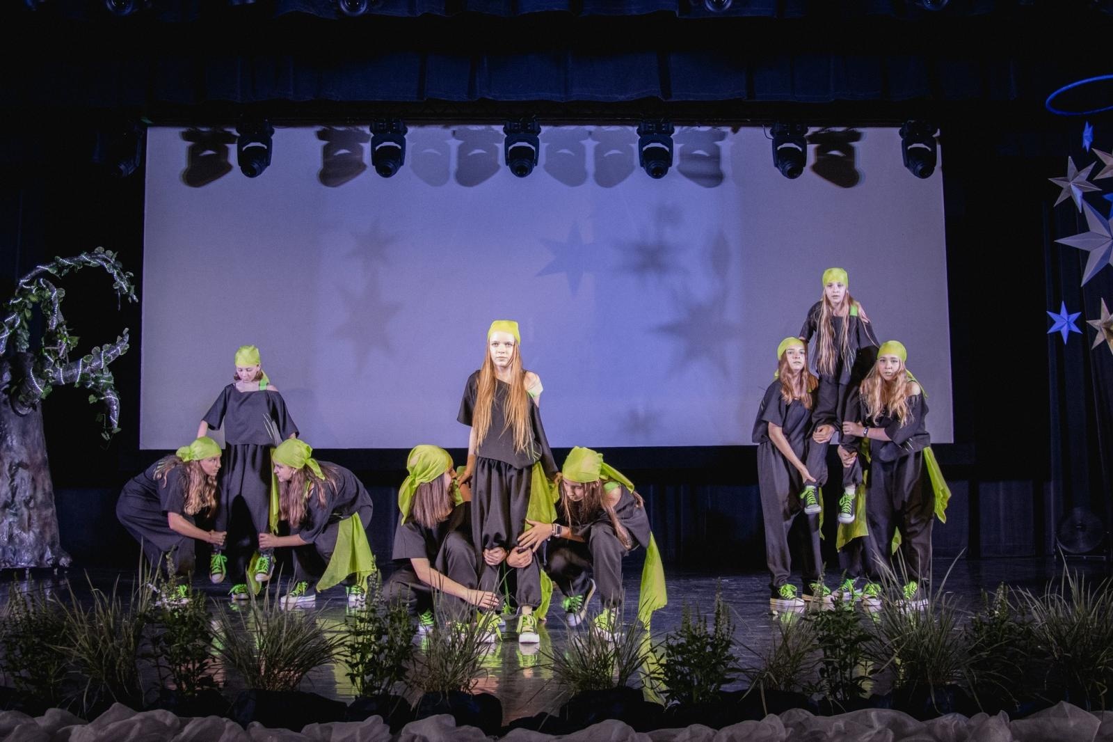 Zdjęcie w galerii na portalu naszwodzislaw.com: Uczniowie, pedagodzy i przyjaciele szkół nagrodzeni [FOTO] wiadomości z regionu