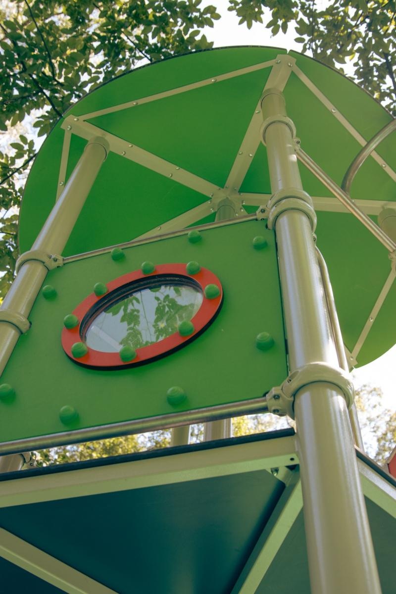 Zdjęcie w galerii na portalu naszwodzislaw.com: Plac zabaw w Parku Zamkowym zyskał nowe elementy wiadomości z regionu