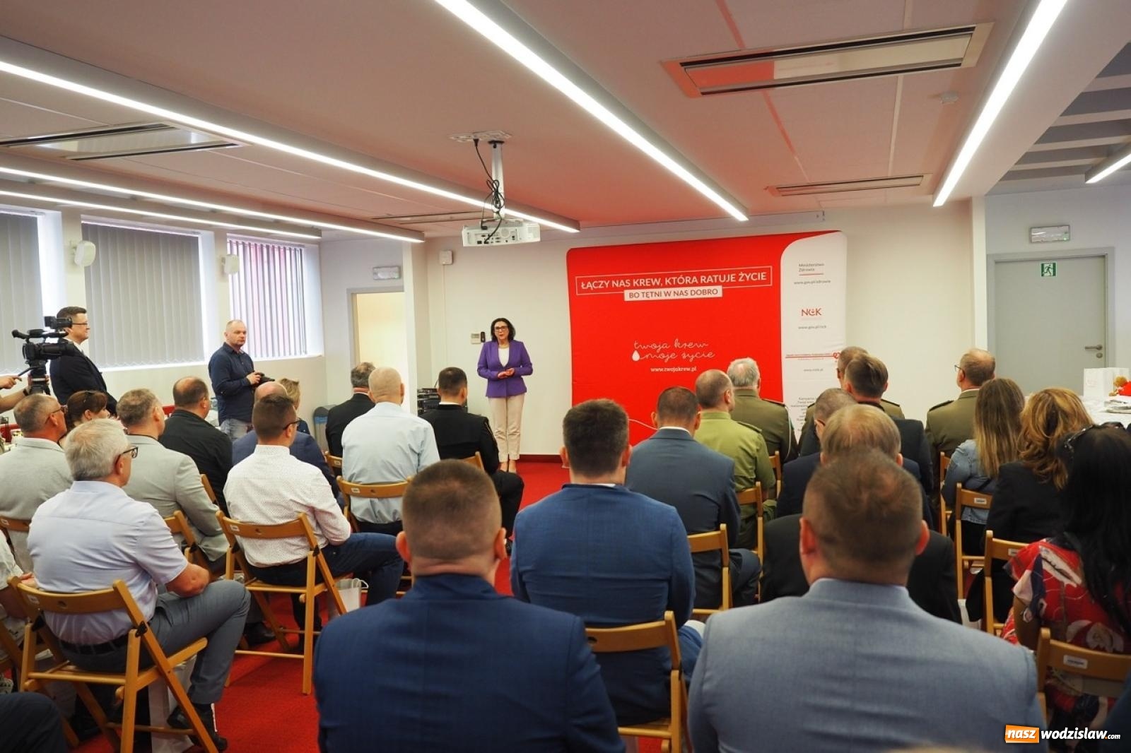 Zdjęcie w galerii na portalu naszwodzislaw.com: Kropla odwagi, litry nadziei. Krwiodawcy z regionu uhonorowani przez Ministra Zdrowia wiadomości z regionu