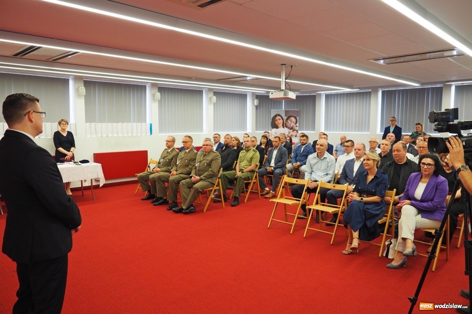 Zdjęcie w galerii na portalu naszwodzislaw.com: Kropla odwagi, litry nadziei. Krwiodawcy z regionu uhonorowani przez Ministra Zdrowia wiadomości z regionu