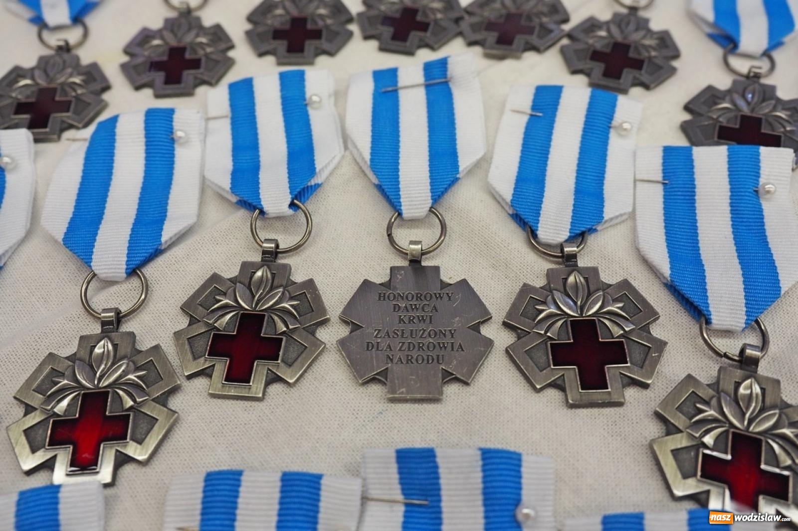 Zdjęcie w galerii na portalu naszwodzislaw.com: Kropla odwagi, litry nadziei. Krwiodawcy z regionu uhonorowani przez Ministra Zdrowia wiadomości z regionu