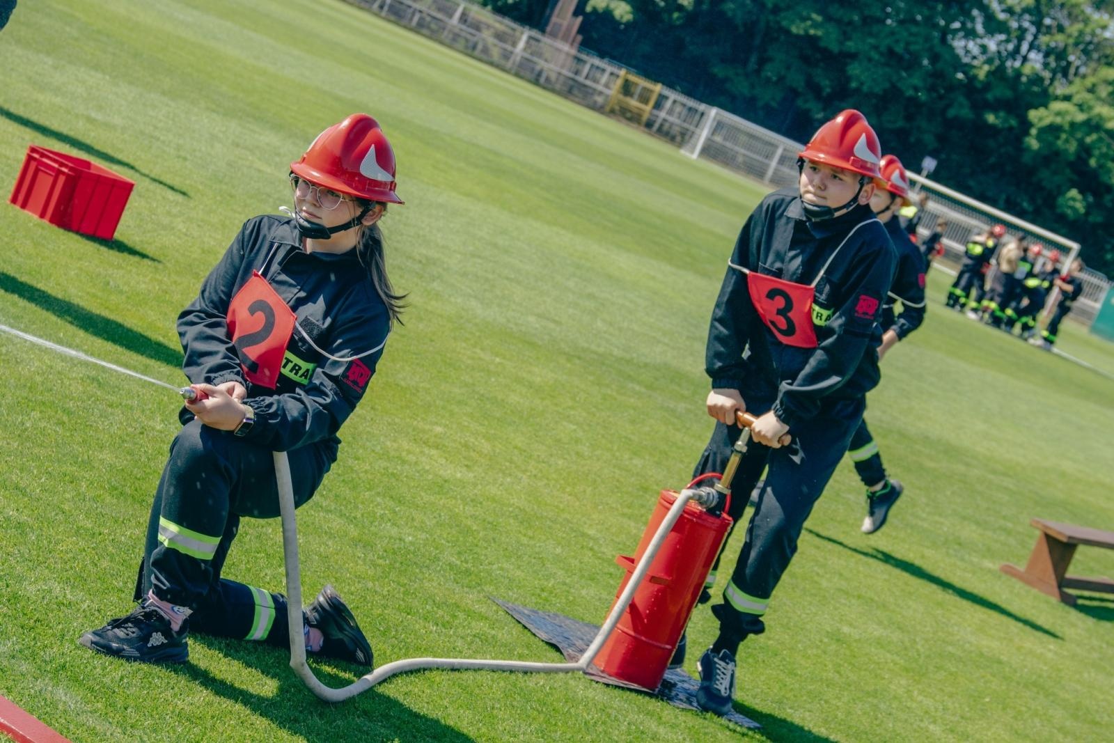 Zdjęcie w galerii na portalu naszwodzislaw.com: Miejsko-gminne zawody sportowo-pożarnicze za nami [FOTO] wiadomości z regionu