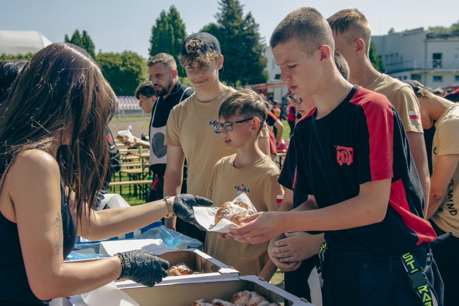 Zdjęcie w galerii na portalu naszwodzislaw.com: Miejsko-gminne zawody sportowo-pożarnicze za nami [FOTO] wiadomości z regionu