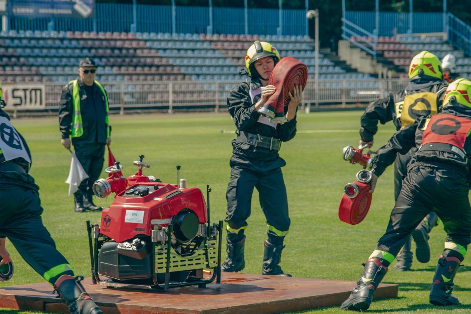 Zdjęcie w galerii na portalu naszwodzislaw.com: Miejsko-gminne zawody sportowo-pożarnicze za nami [FOTO] wiadomości z regionu