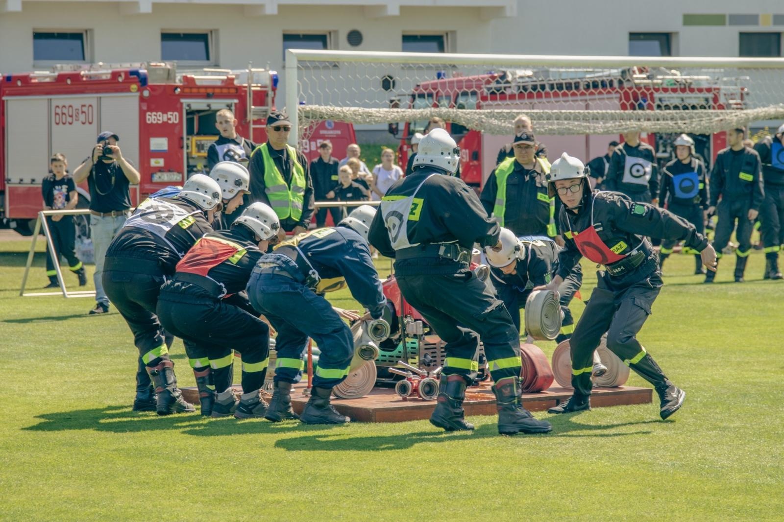 Zdjęcie w galerii na portalu naszwodzislaw.com: Miejsko-gminne zawody sportowo-pożarnicze za nami [FOTO] wiadomości z regionu