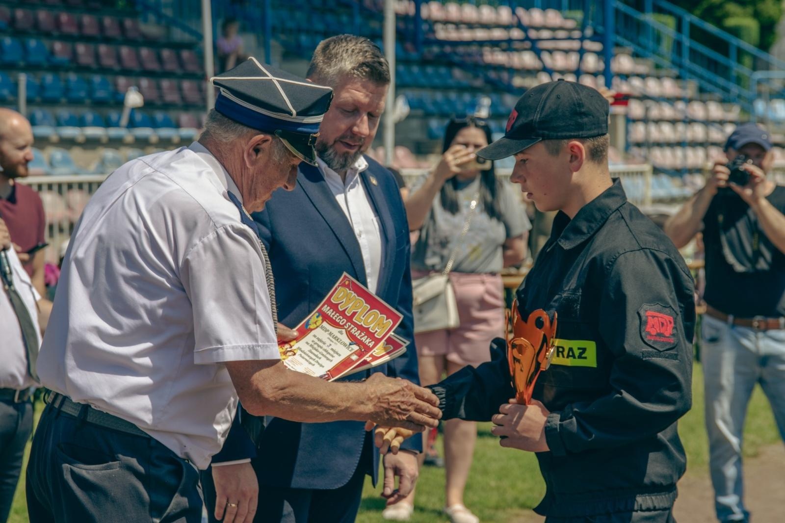 Zdjęcie w galerii na portalu naszwodzislaw.com: Miejsko-gminne zawody sportowo-pożarnicze za nami [FOTO] wiadomości z regionu