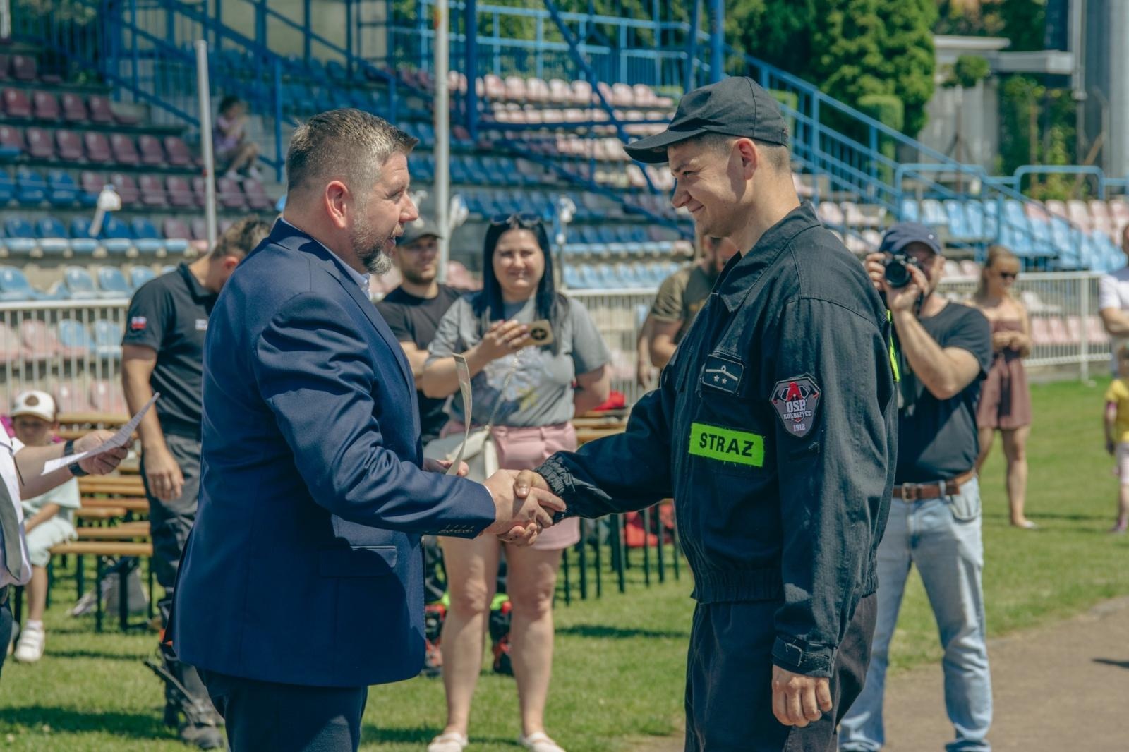 Zdjęcie w galerii na portalu naszwodzislaw.com: Miejsko-gminne zawody sportowo-pożarnicze za nami [FOTO] wiadomości z regionu