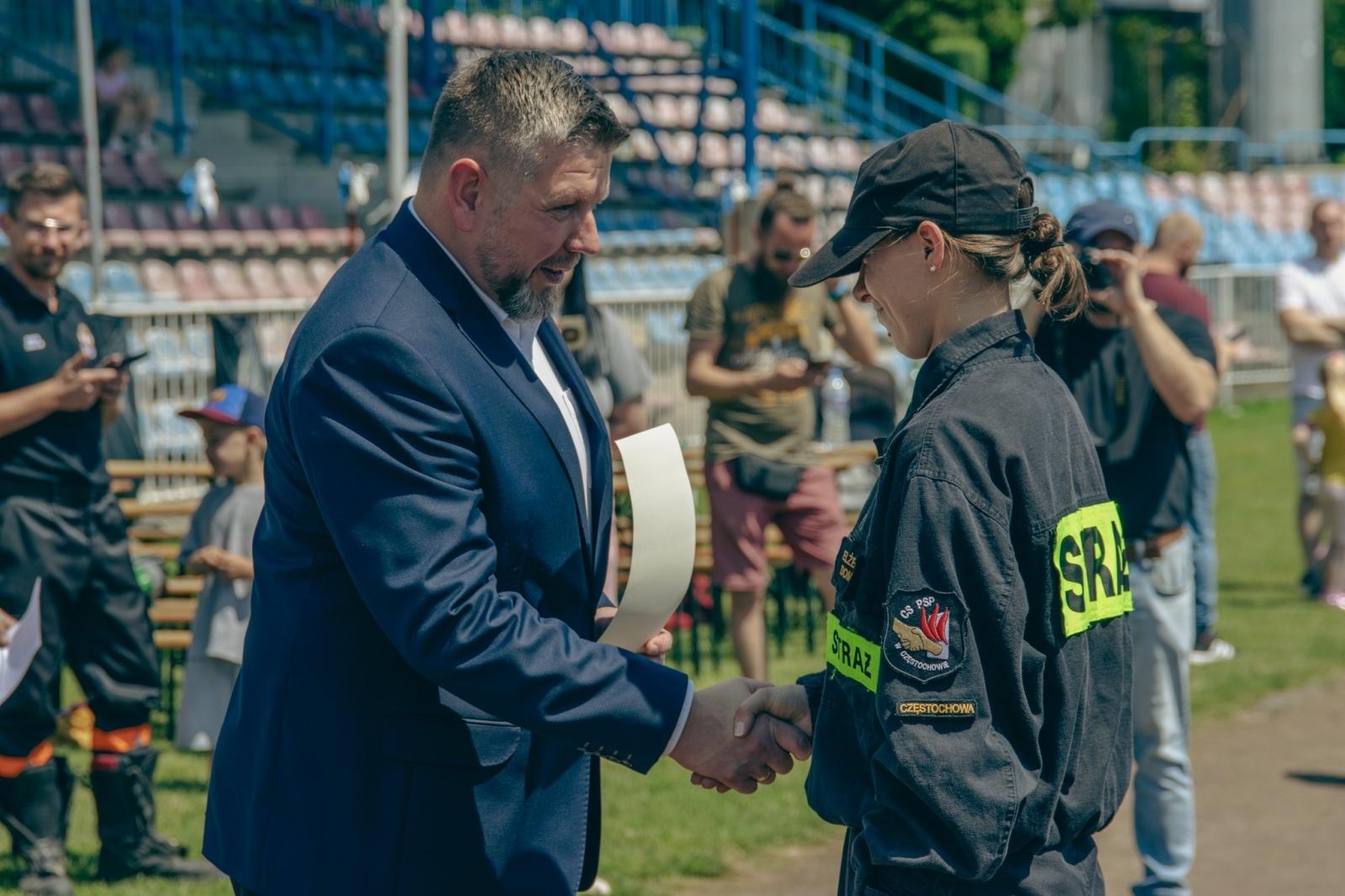 Zdjęcie w galerii na portalu naszwodzislaw.com: Miejsko-gminne zawody sportowo-pożarnicze za nami [FOTO] wiadomości z regionu
