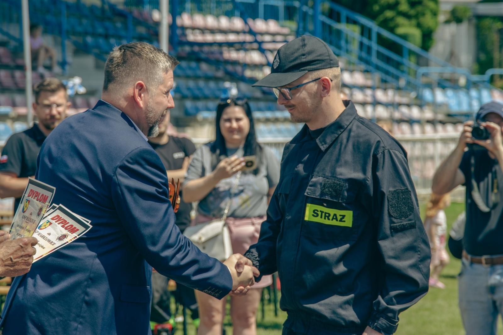 Zdjęcie w galerii na portalu naszwodzislaw.com: Miejsko-gminne zawody sportowo-pożarnicze za nami [FOTO] wiadomości z regionu