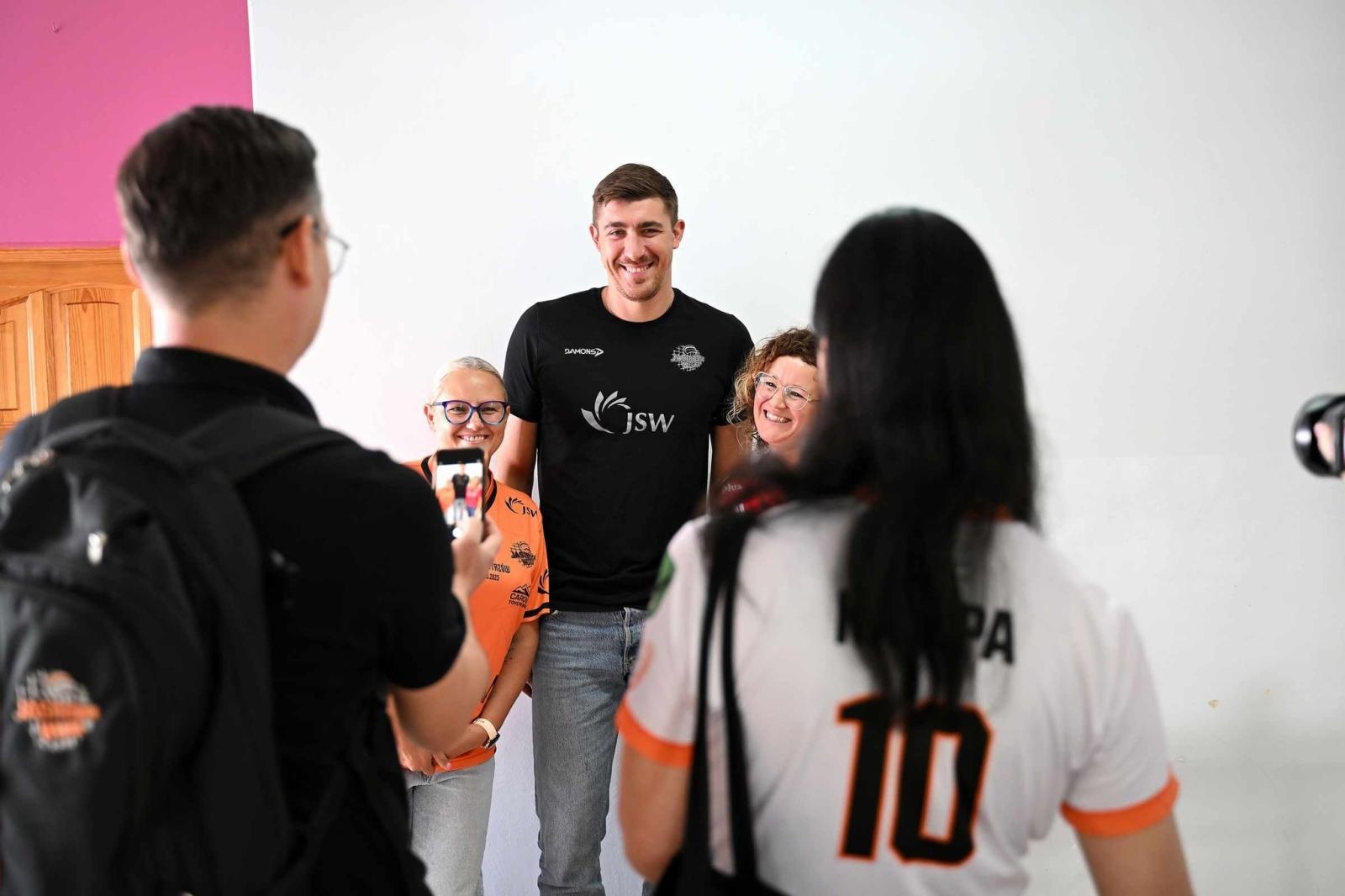 Zdjęcie w galerii na portalu naszwodzislaw.com: Siatkarski wicemistrz olimpijski z wizytą w ZPSWR w Wodzisławiu Ślaskim [FOTO] wiadomości z regionu